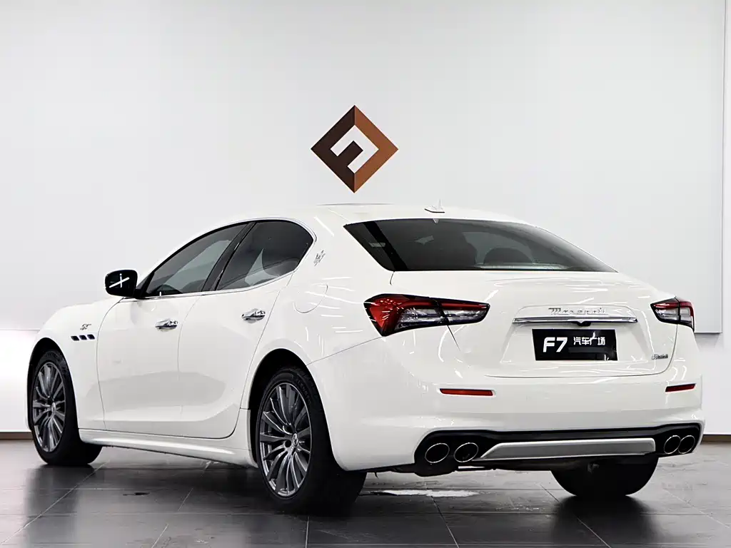 Maserati Ghibli 2022 — фото 4