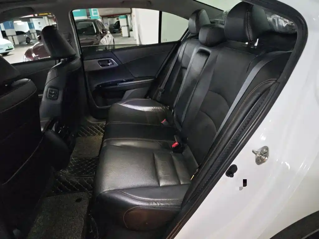 Honda Accord 2018 — фото 15