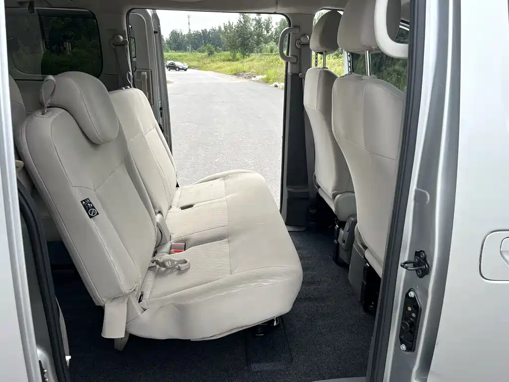 Nissan NV200 2018 — фото 16