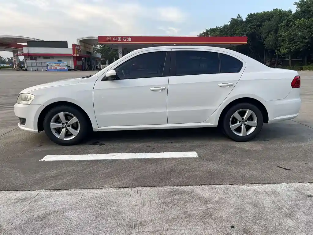 Volkswagen Lavida 2014