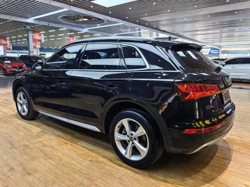 Audi Q5L 2019 — фото 19
