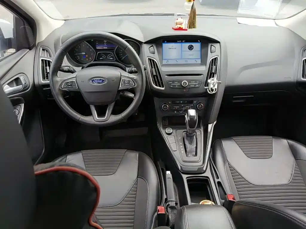 Ford Focus 2016 — фото 10