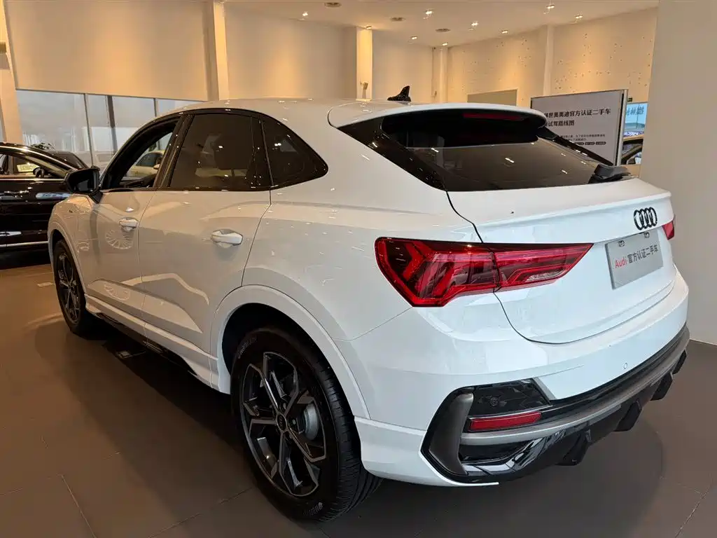 Audi Q3 Sportback 2025 — фото 5