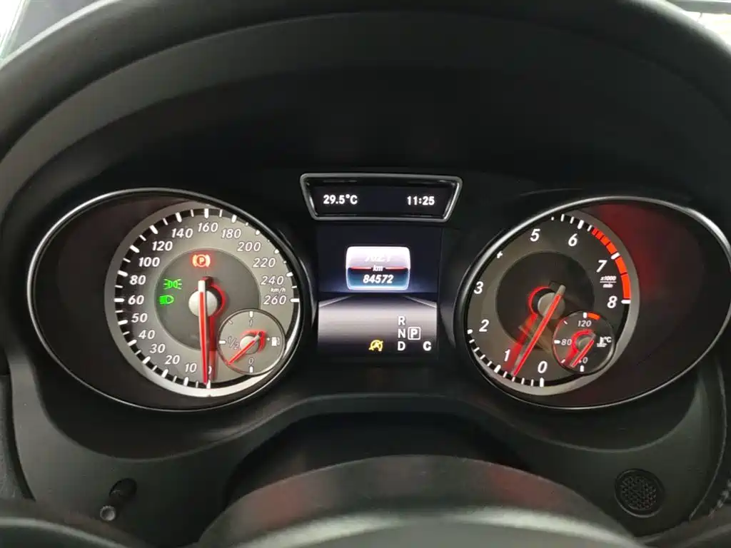 Mercedes-Benz GLA 2016 — фото 12