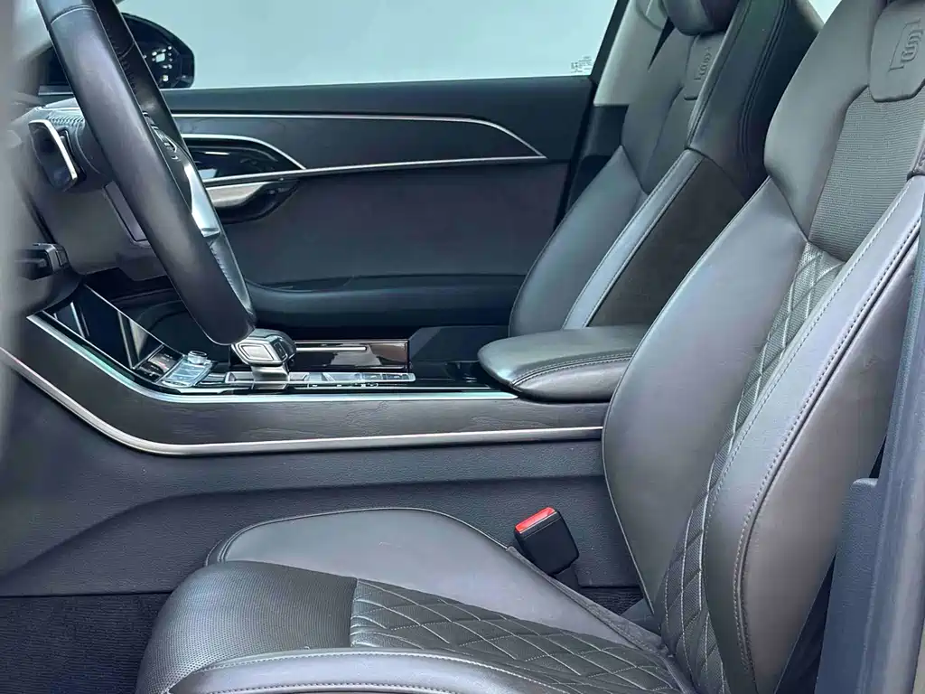 Audi A8 2021