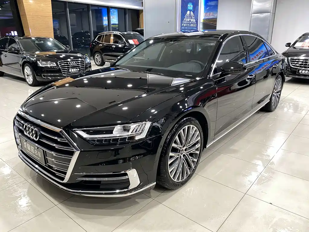Audi A8 2021 — фото 1