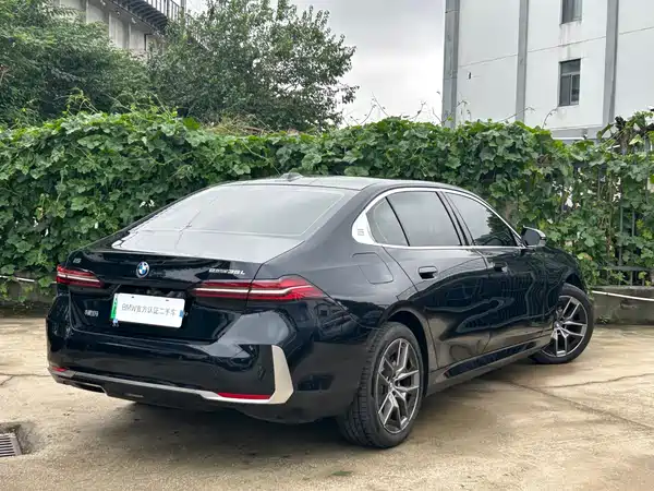 BMW i5 2025