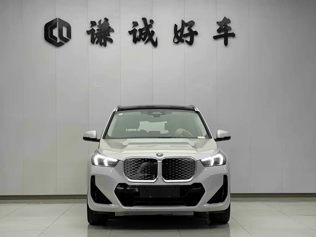 BMW iX1 2025 — фото 2