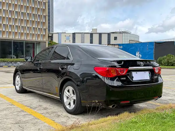 Toyota Reiz 2012