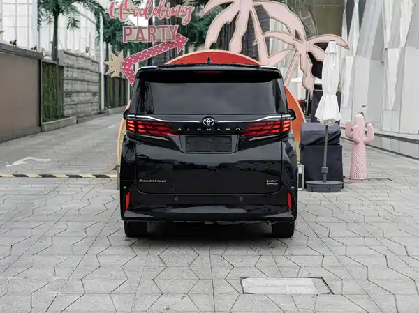 Toyota Alphard 2024