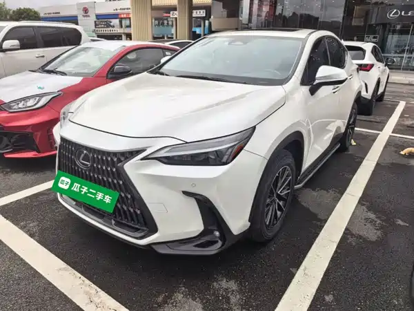 Lexus NX 2023