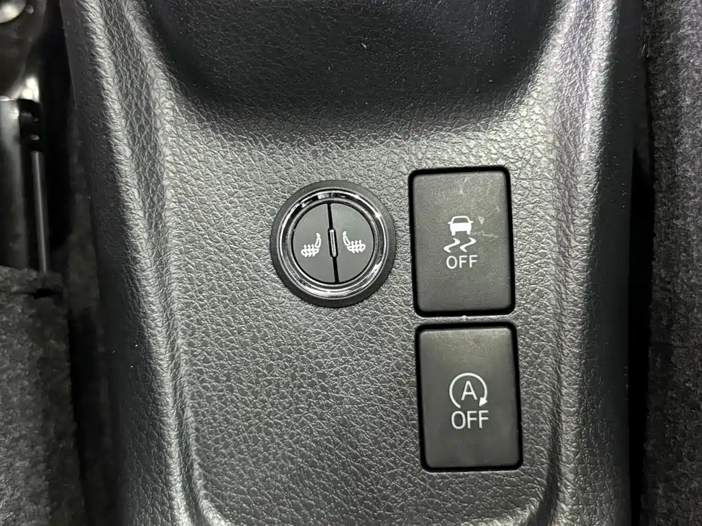 Toyota Yaris L 2022 — фото 20