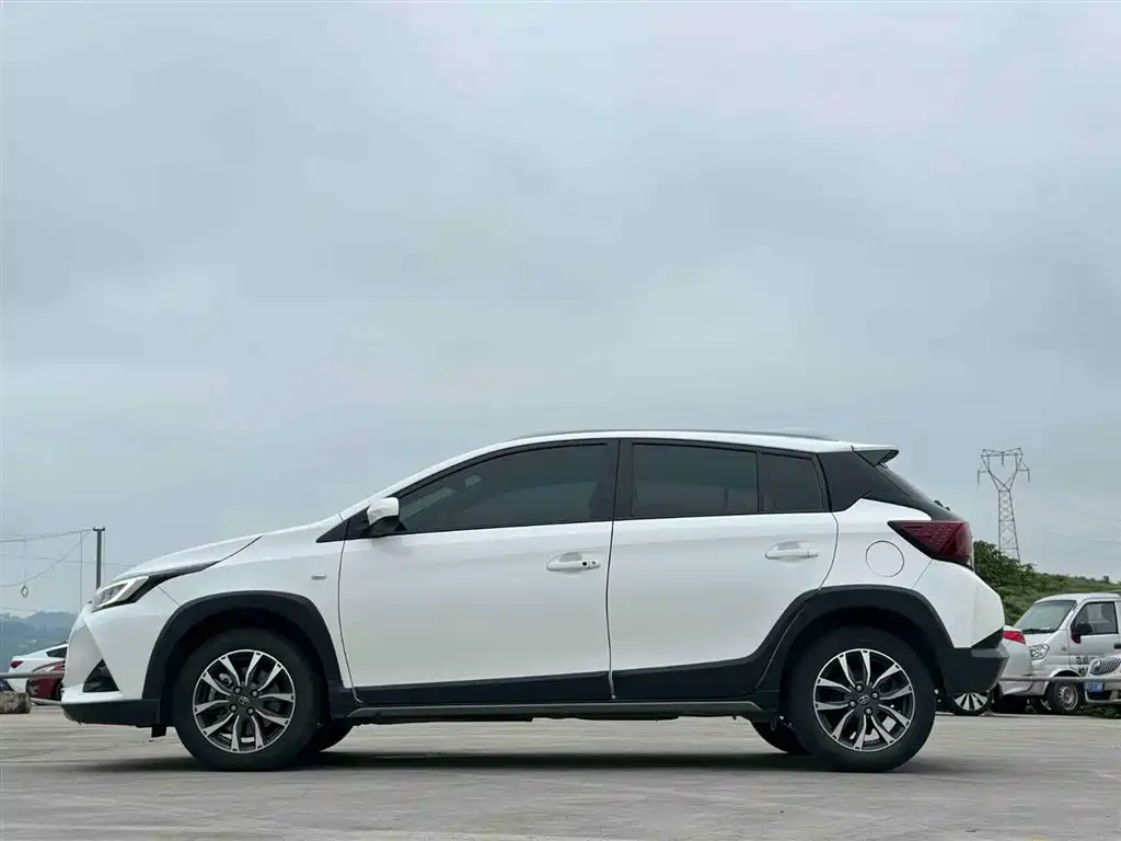 Toyota Yaris L 2022 — фото 4