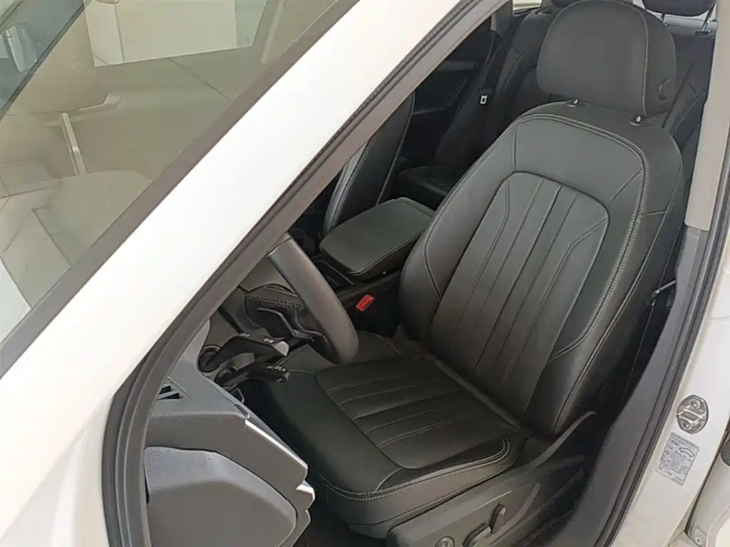Audi Q5L 2020 — фото 15