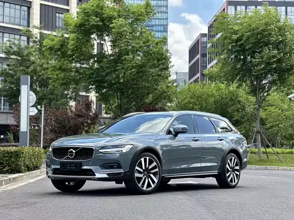 Volvo V90 2022