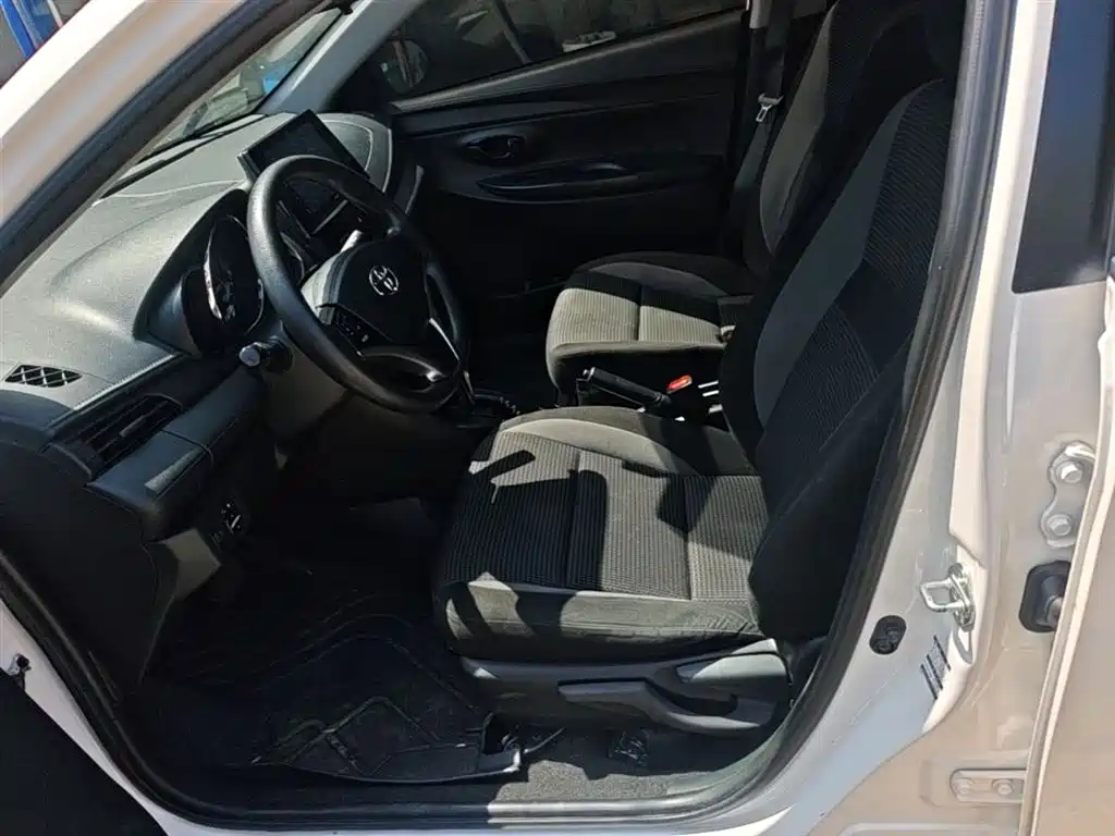 Toyota Vios 2023 — фото 15