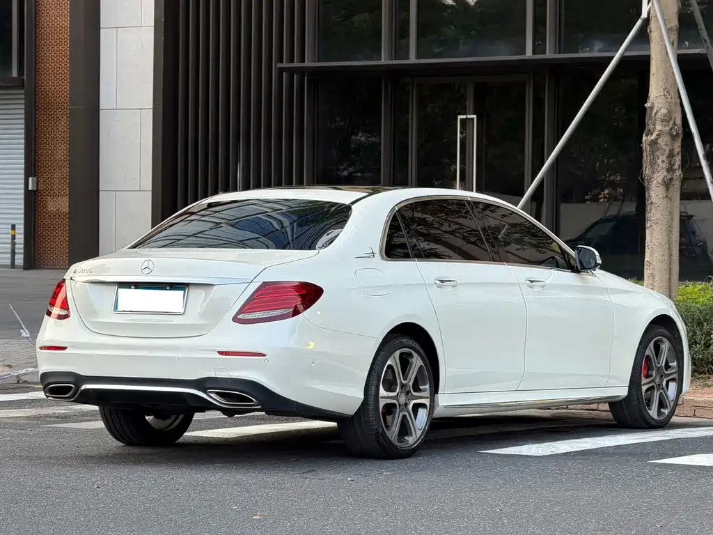 Mercedes-Benz E-Class 2016 — фото 5