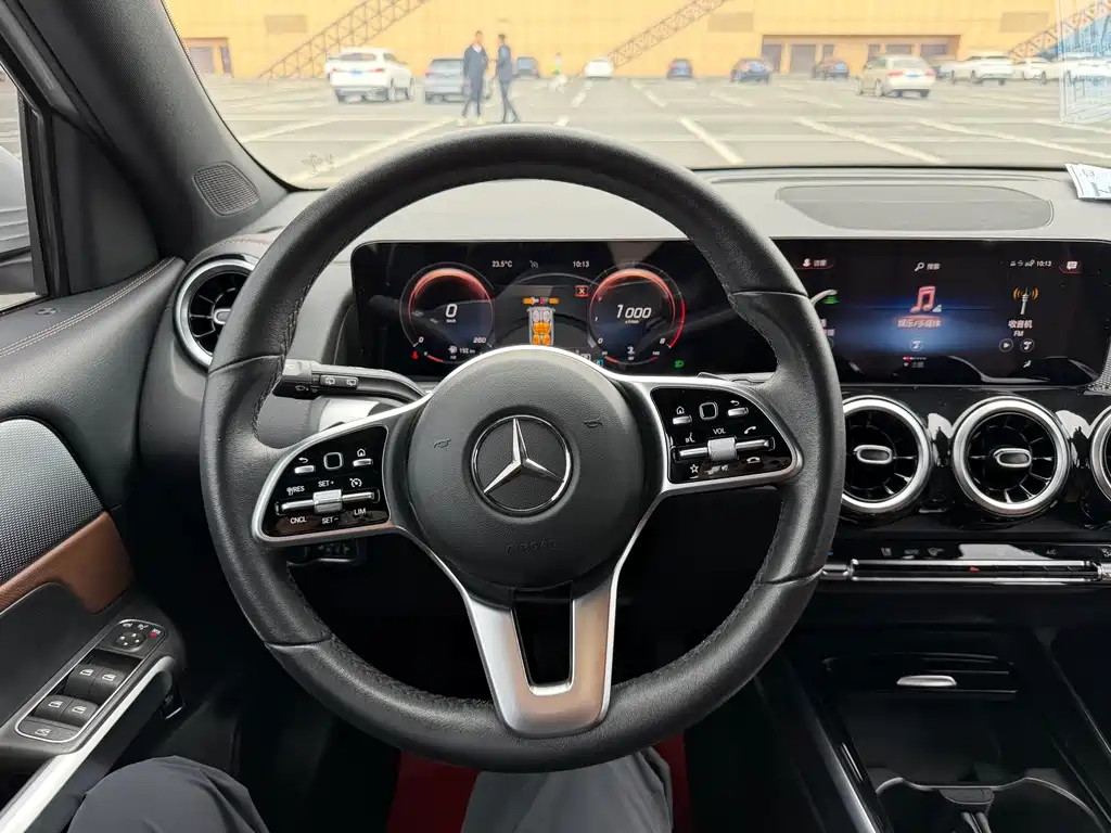 Mercedes-Benz GLB 2021 — фото 24