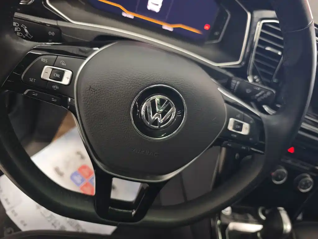 Volkswagen T-Roc 2020 — фото 11