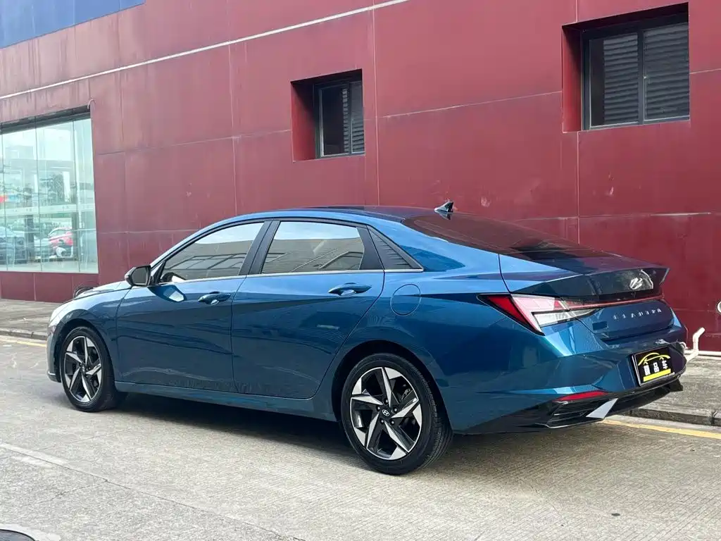Hyundai Elantra 2021