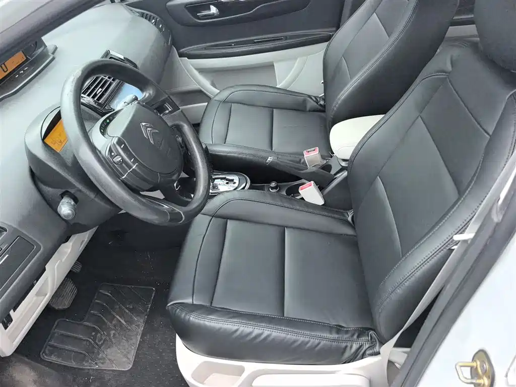 Citroen C-Quatre 2015 — фото 15