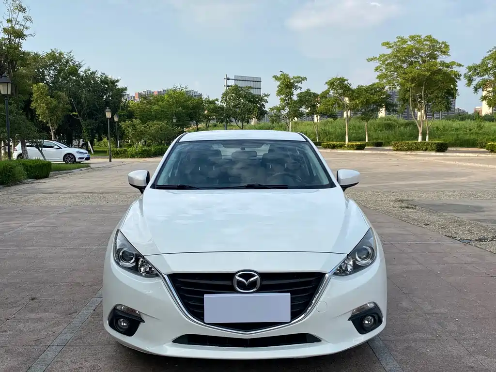 Mazda 3 Axela 2016