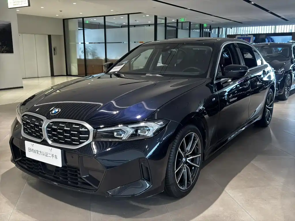 BMW 3 Series 2025 — фото 1