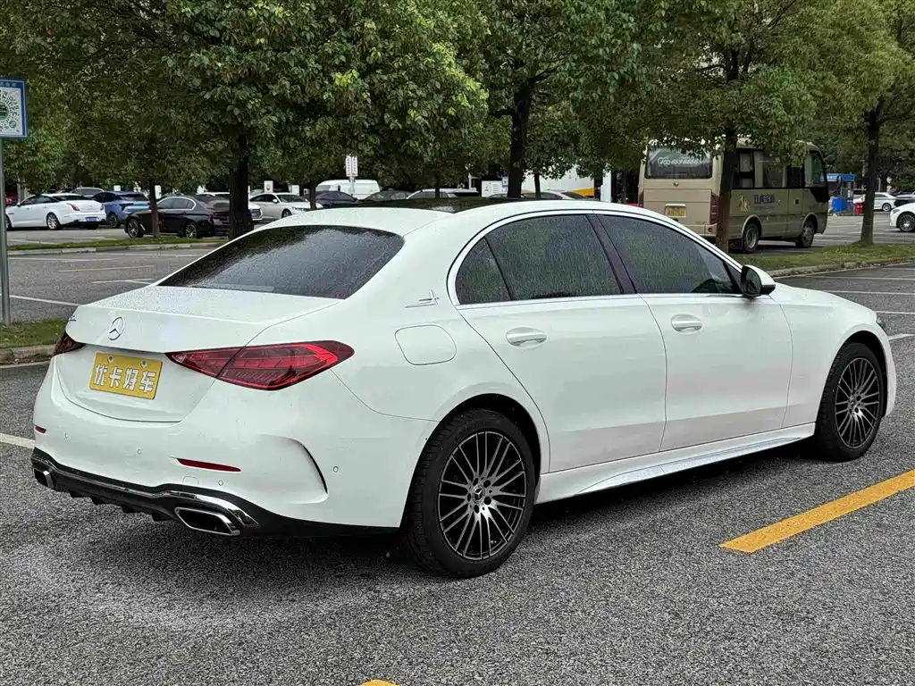 Mercedes-Benz C-Class 2025
