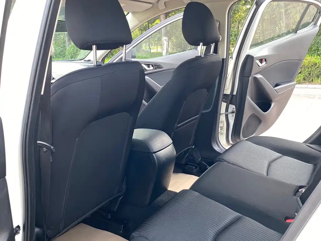 Mazda 3 Axela 2016
