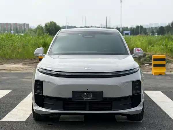 Li Auto L6 2024