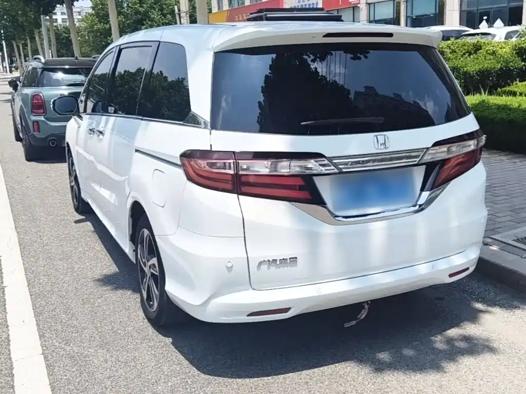 Honda Odyssey 2017 — фото 5
