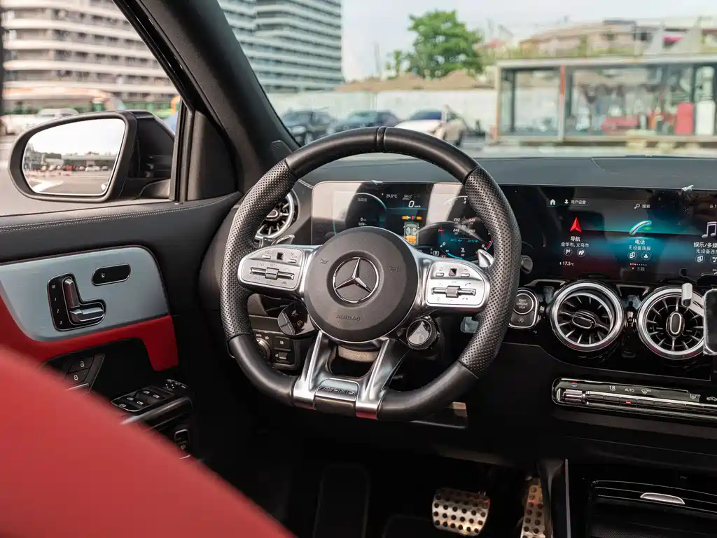 Mercedes-Benz GLA AMG 2021 — фото 6