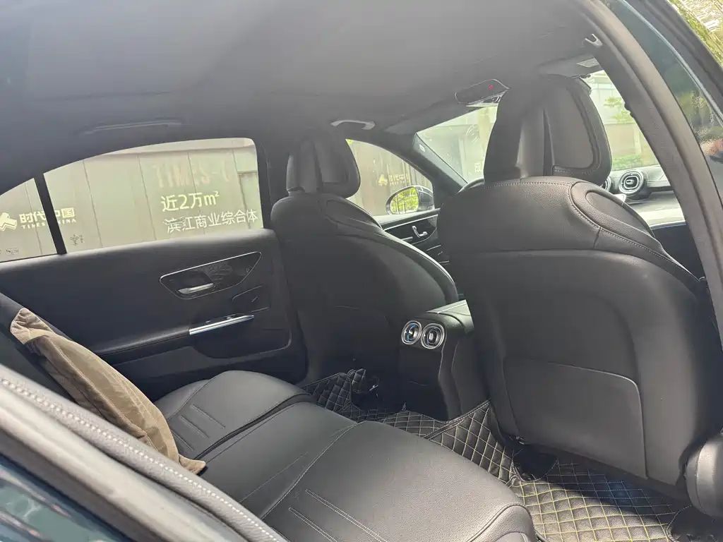 Mercedes-Benz C-Class 2023 — фото 13