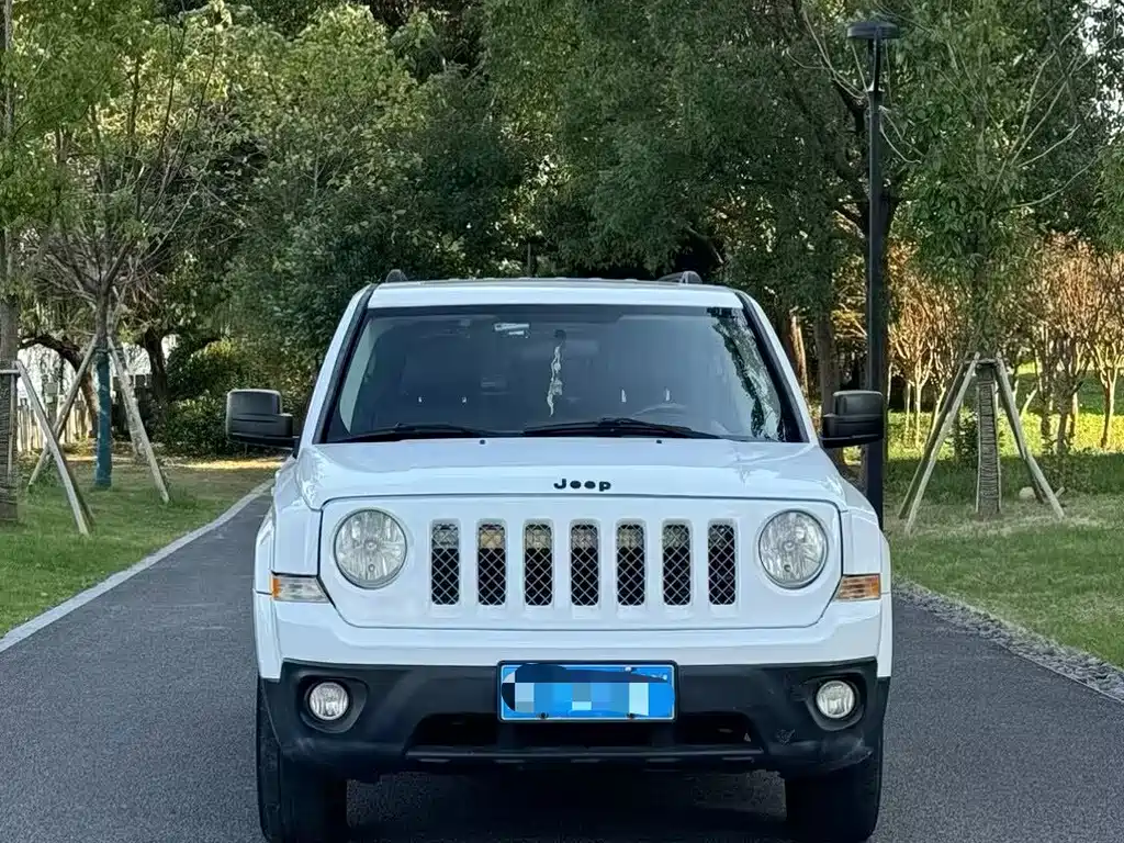 Jeep Patriot 2014 — фото 2
