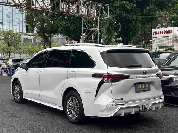 Toyota Sienna 2022