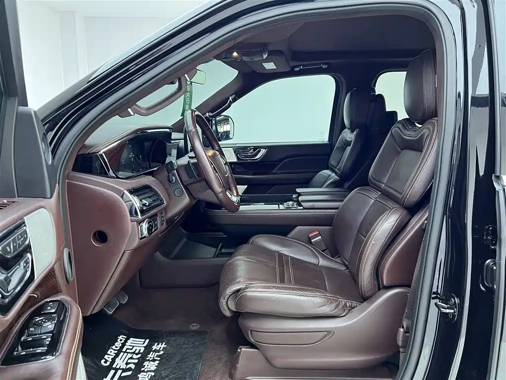 Lincoln Navigator 2021 — фото 18