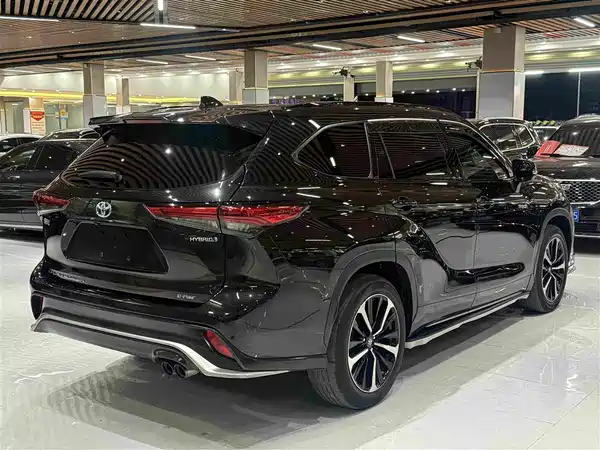 Toyota Crown Kluger 2021