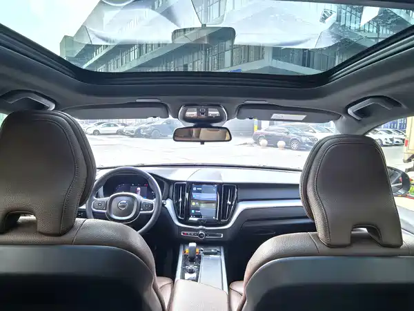 Volvo XC60 2022