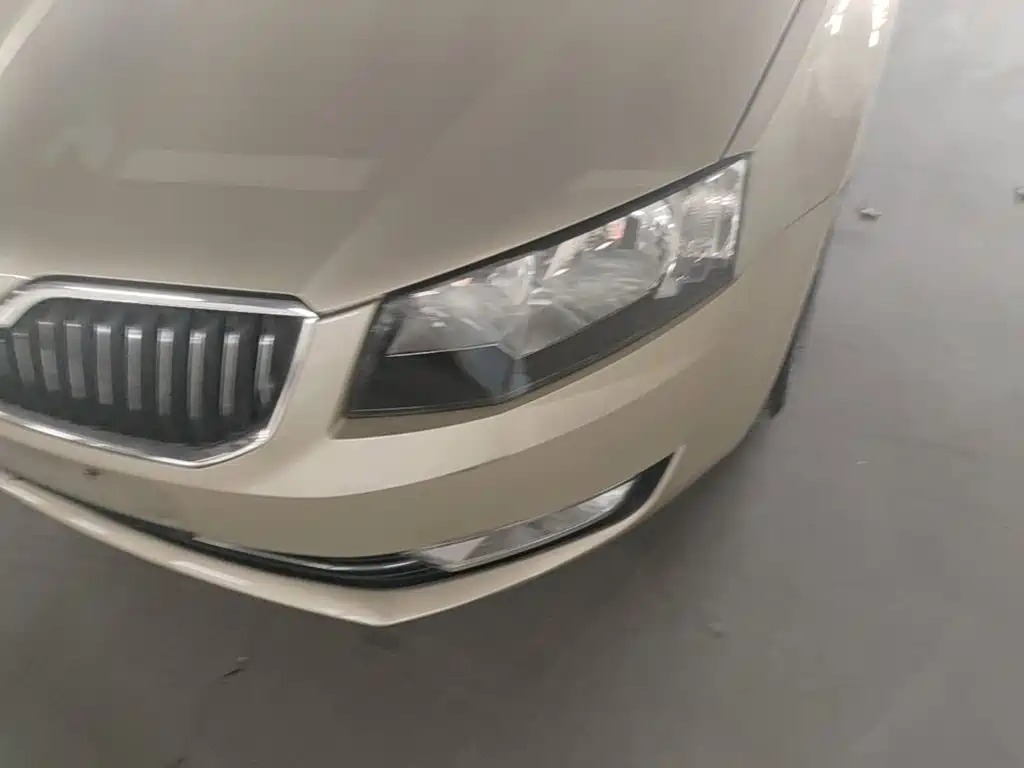 Skoda Octavia 2015 — фото 24