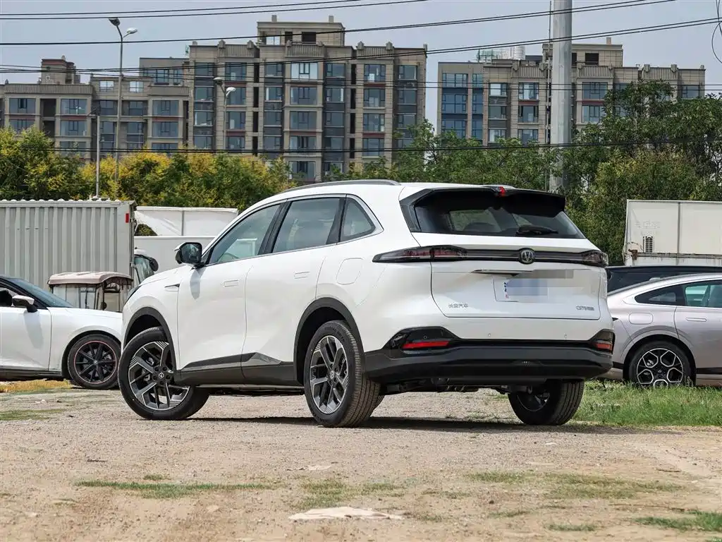 Changan CS75PLUS 2025 — фото 6
