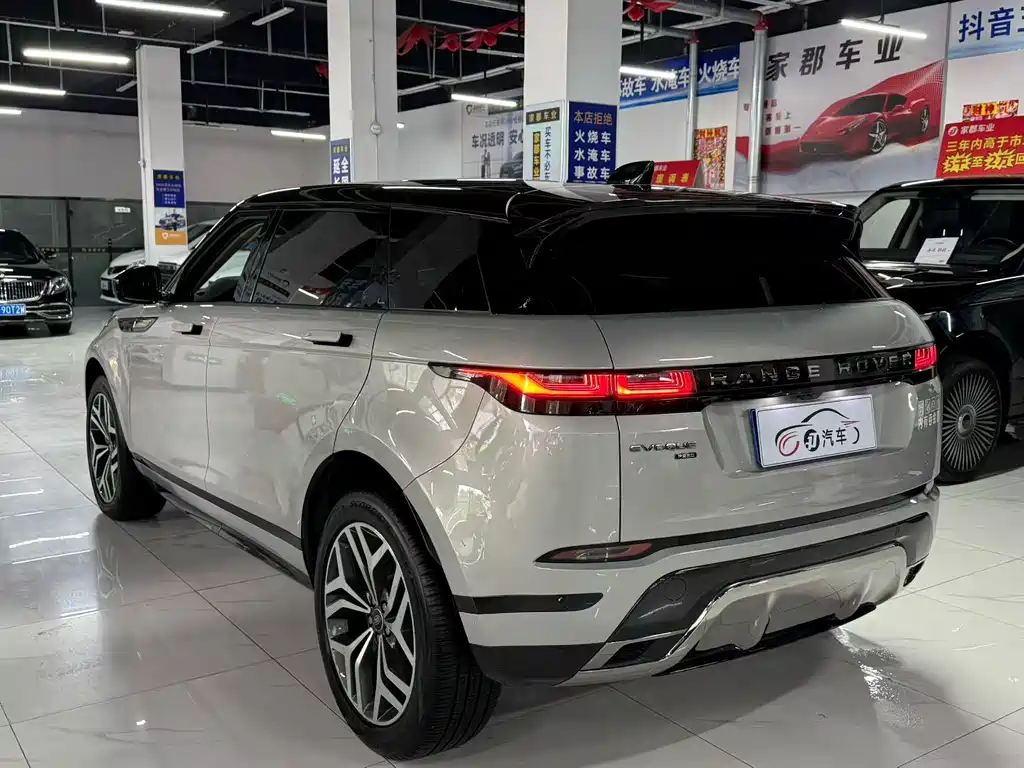 Land Rover Evoque 2022 — фото 6