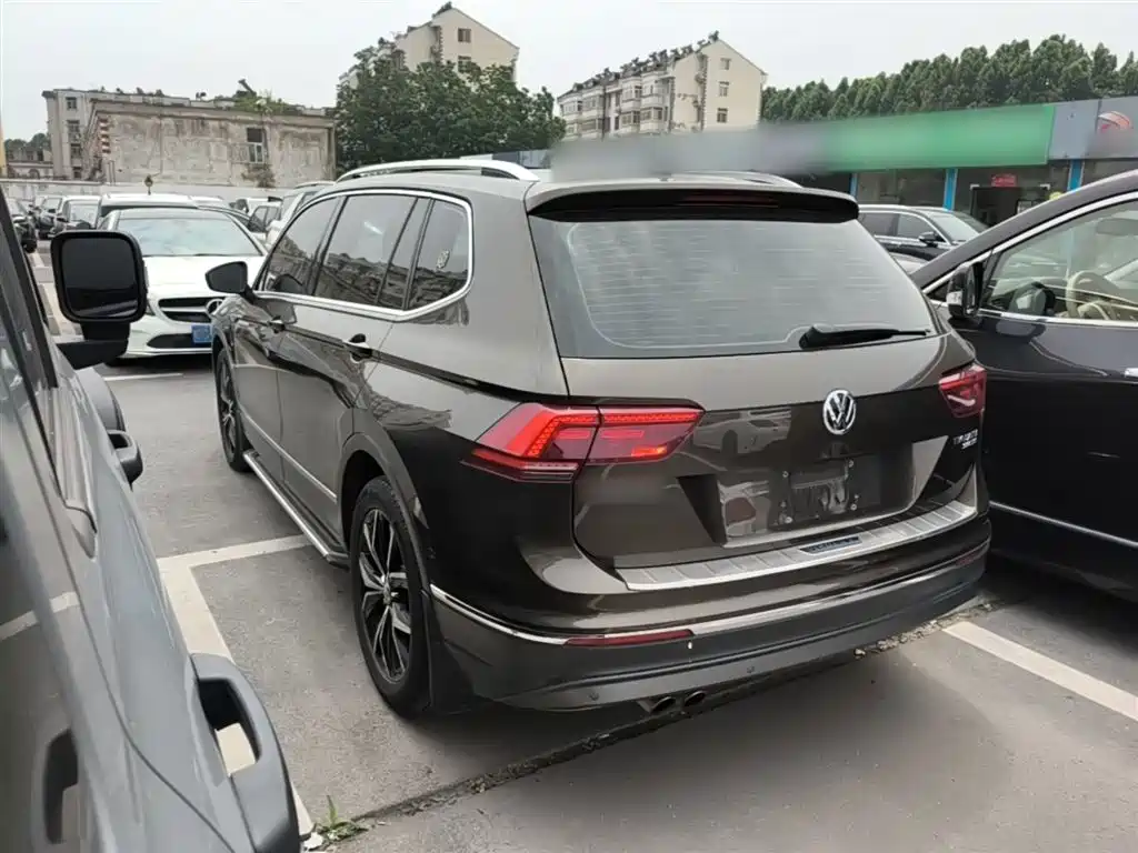 Volkswagen Tiguan L 2017 — фото 5