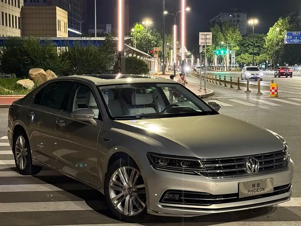 Volkswagen Phideon 2018 — фото 1