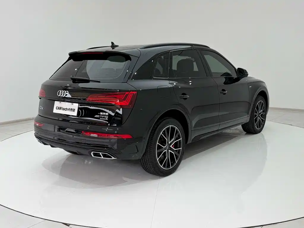 Audi Q5L 2024 — фото 27
