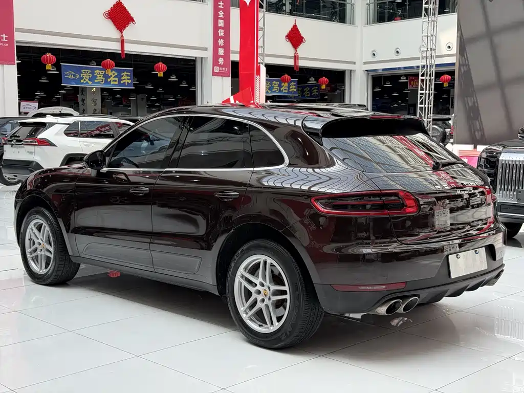 Porsche Macan 2017 — фото 17