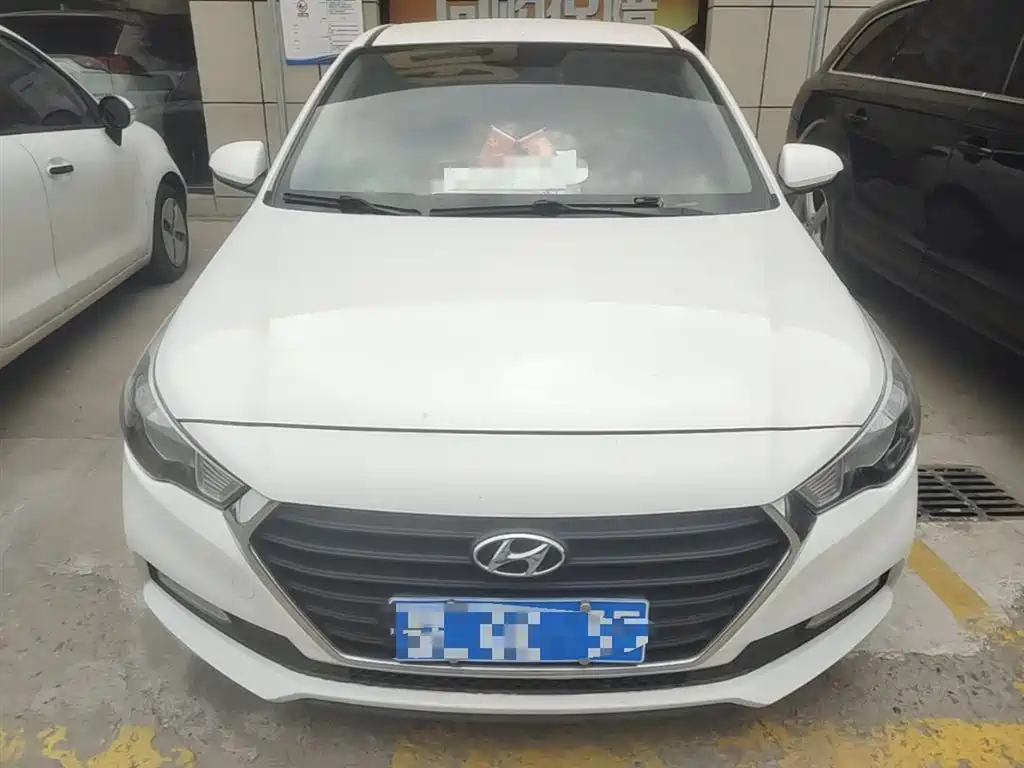 Hyundai Verna 2018 — фото 3