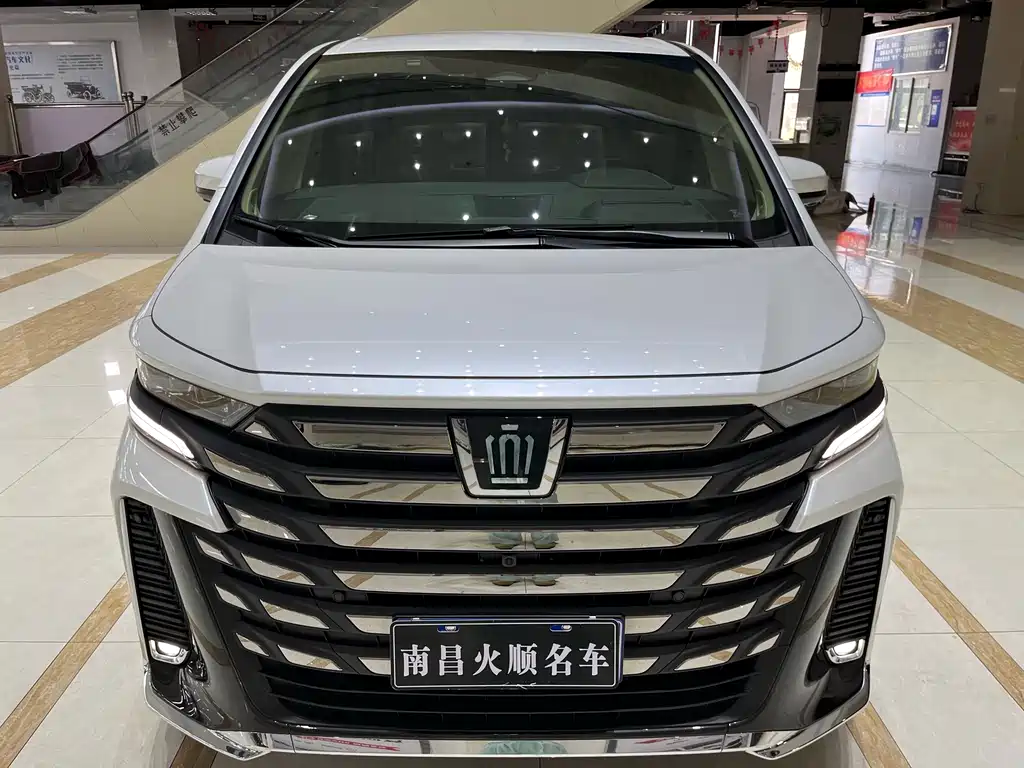 Toyota Vellfire 2025 — фото 3