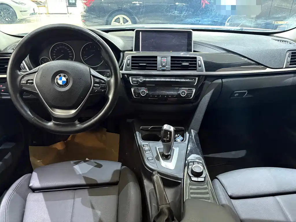 BMW 3 Series 2017 — фото 4