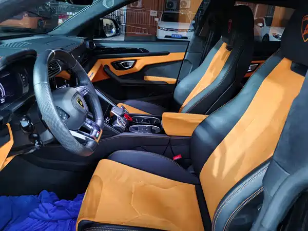 Lamborghini Urus 2021