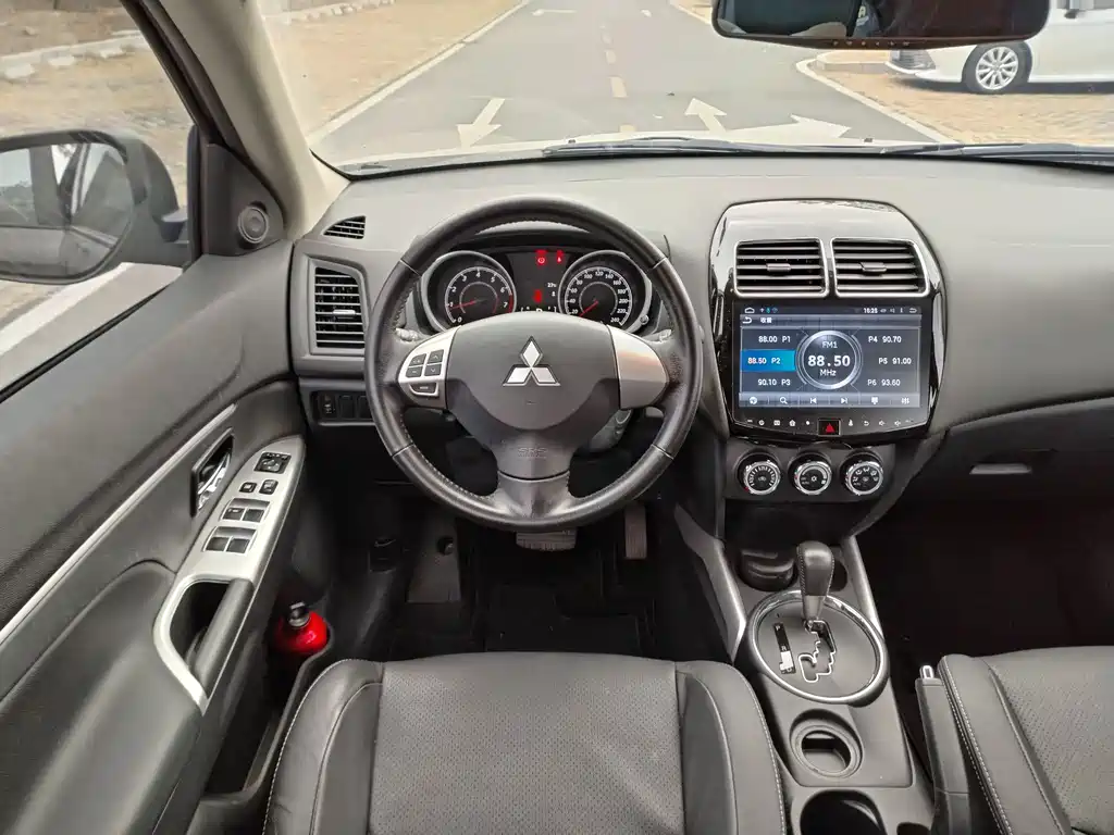 Mitsubishi ASX 2017 — фото 22